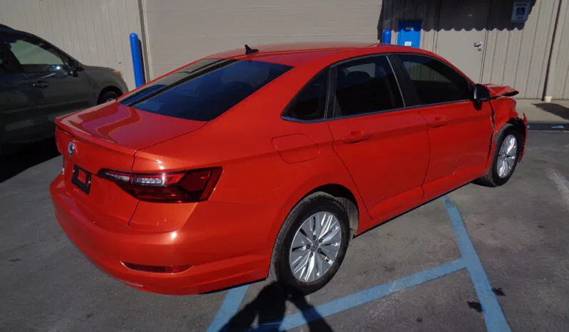 
								VOLKSWAGEN JETTA SE full									