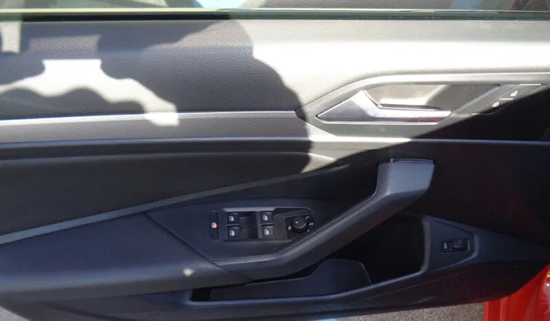 
								VOLKSWAGEN JETTA SE full									