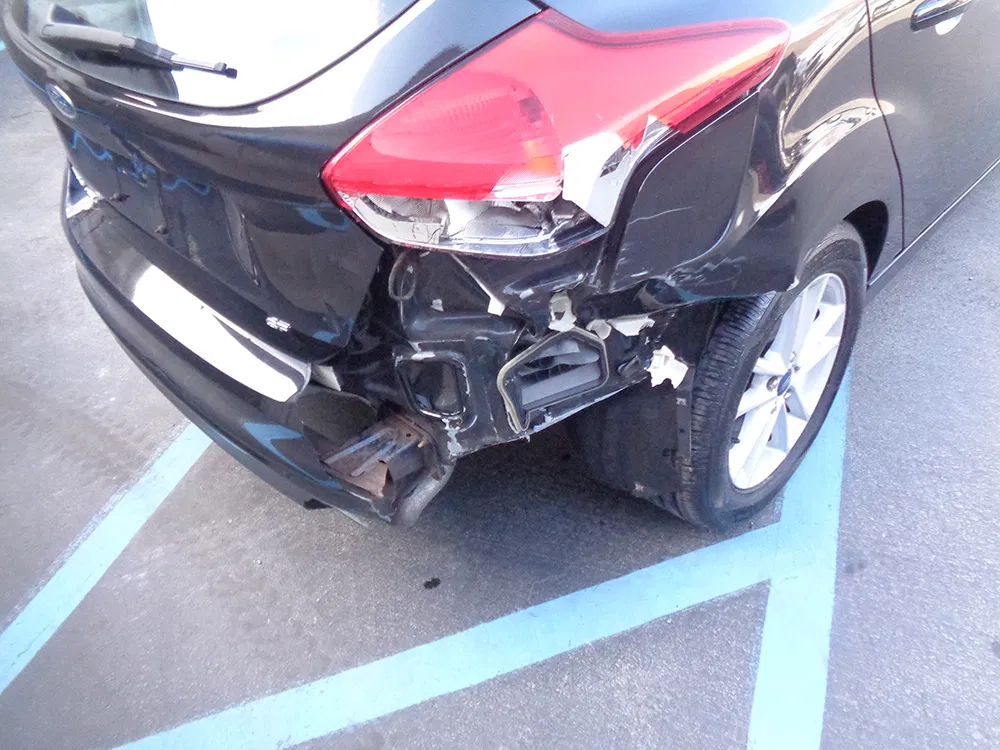 
								FORD FOCUS SE full									