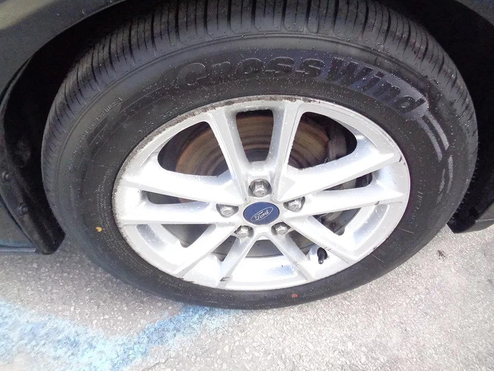 
								FORD FOCUS SE full									
