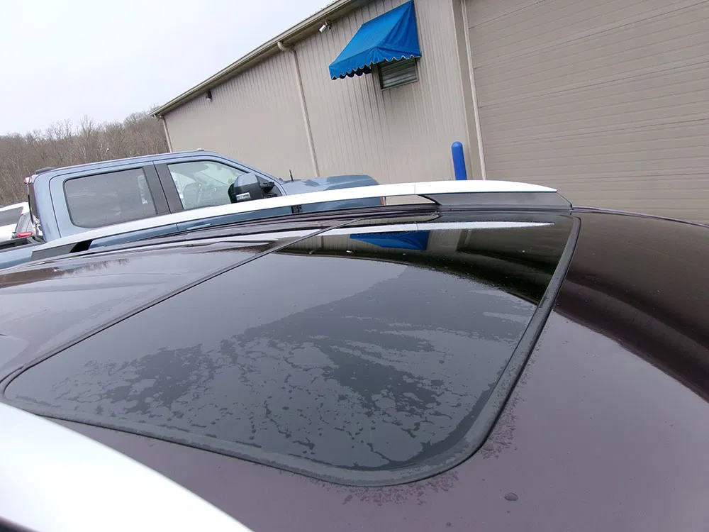 
								TOYOTA RAV4 XLE full									