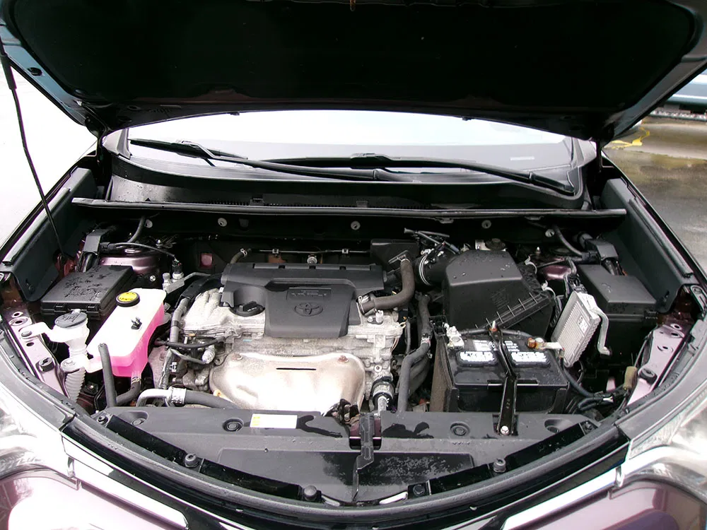 
								TOYOTA RAV4 XLE full									