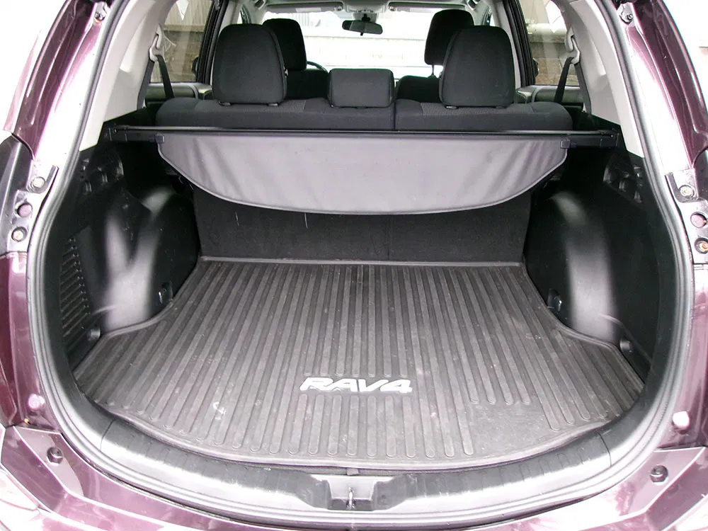 
								TOYOTA RAV4 XLE full									