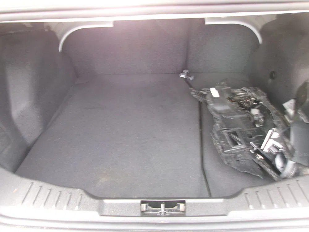 
								FORD FOCUS SE full									