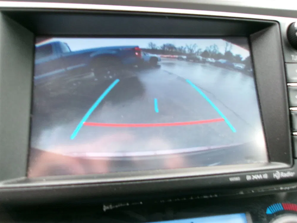 
								TOYOTA RAV4 XLE full									