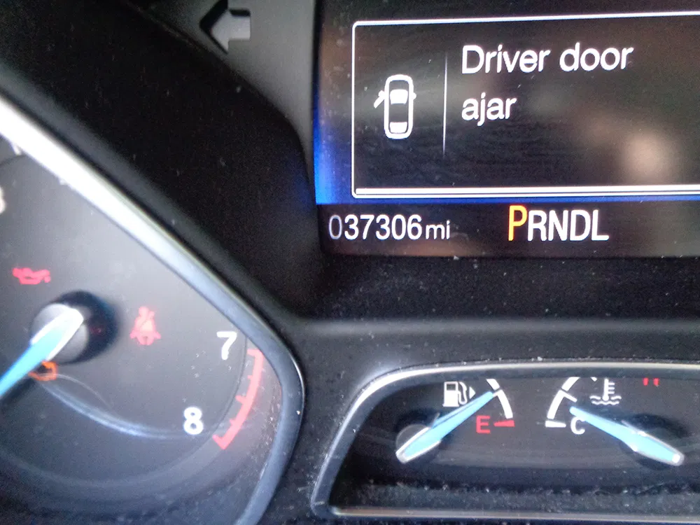 
								FORD FOCUS SE full									