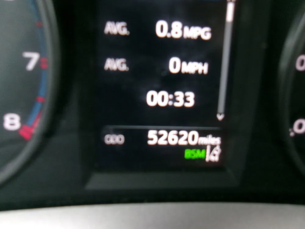 
								TOYOTA RAV4 XLE full									