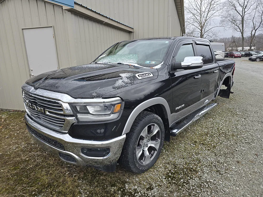 
								RAM 1500 LARAMIE CREW CAB full									