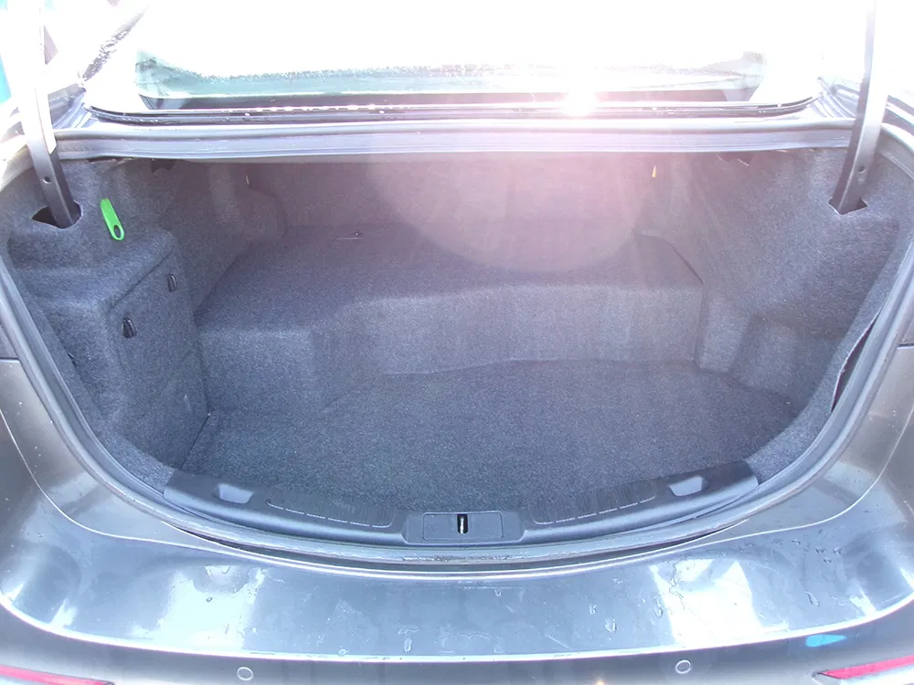 
								FORD FUSION HYBRID SE full									