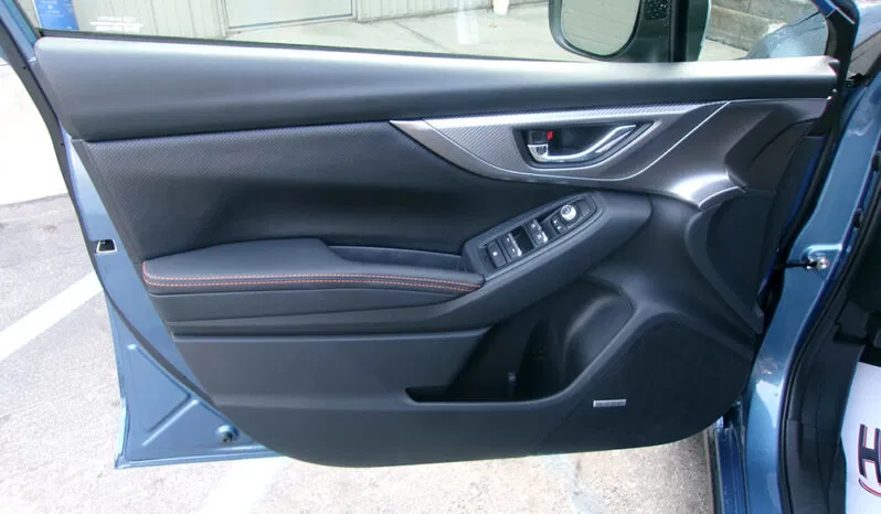 
								SUBARU CROSSTREK LIMITED full									