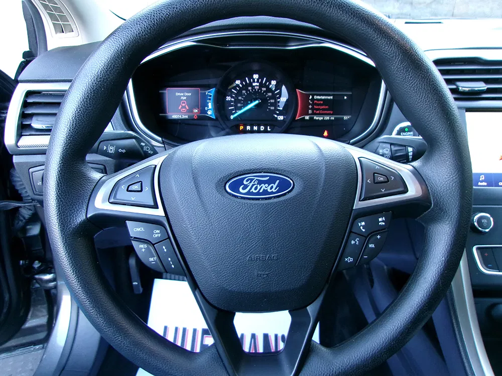 
								FORD FUSION HYBRID SE full									