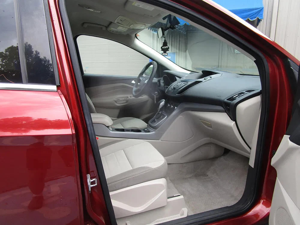 
								FORD ESCAPE SE full									
