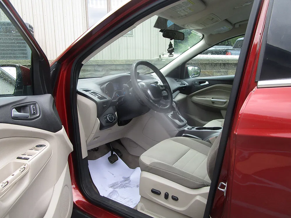 
								FORD ESCAPE SE full									