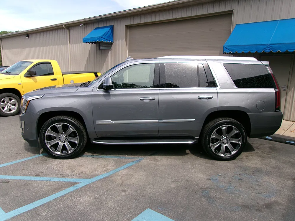 
								CADILLAC ESCALADE LUXURY full									