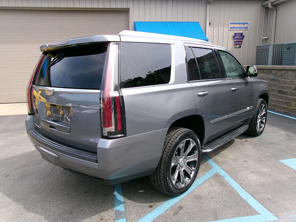 
								CADILLAC ESCALADE LUXURY full									