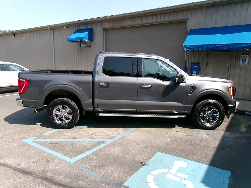 
								FORD F-150 XLT SUPER CREW CAB full									
