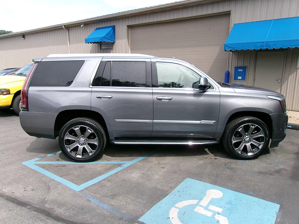 
								CADILLAC ESCALADE LUXURY full									
