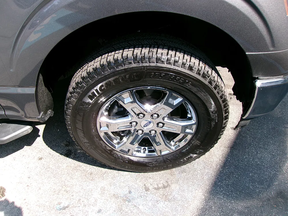
								FORD F-150 XLT SUPER CREW CAB full									