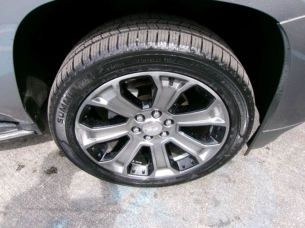 
								CADILLAC ESCALADE LUXURY full									