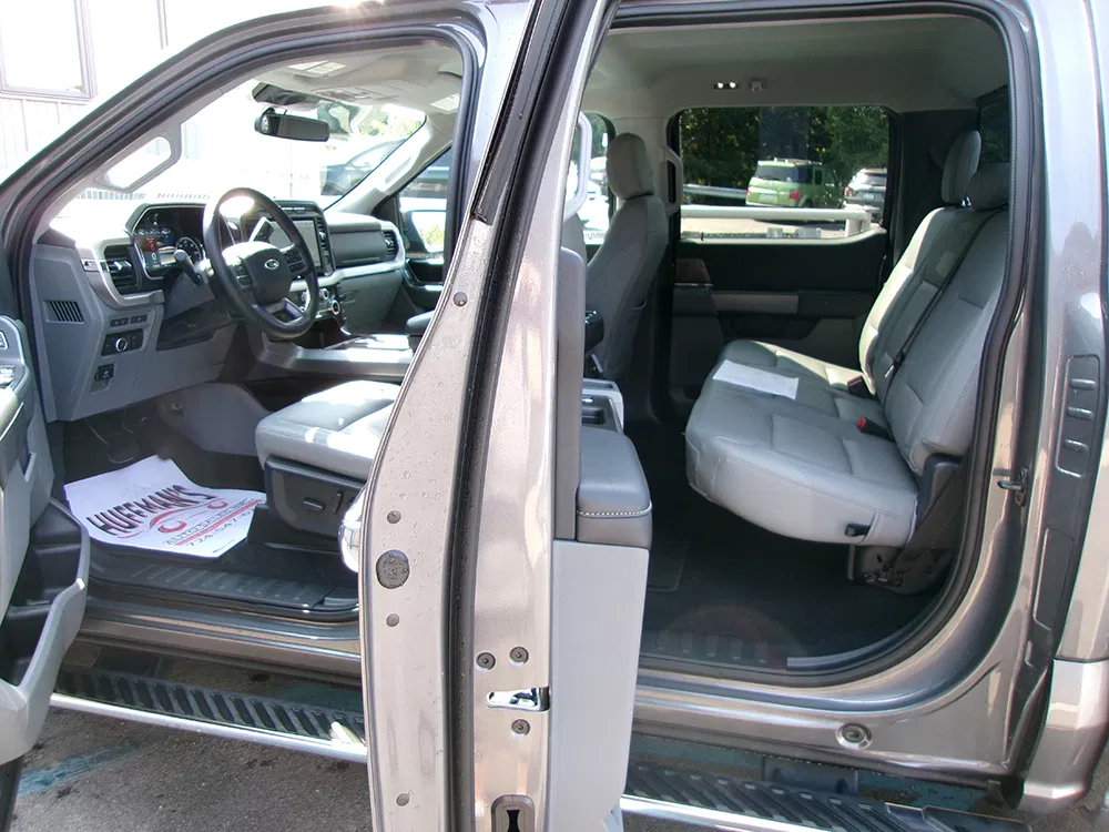 
								FORD F-150 XLT SUPER CREW CAB full									