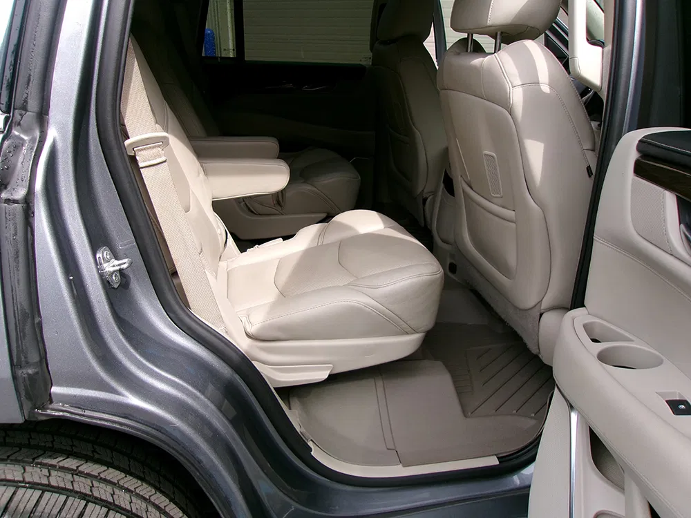 
								CADILLAC ESCALADE LUXURY full									