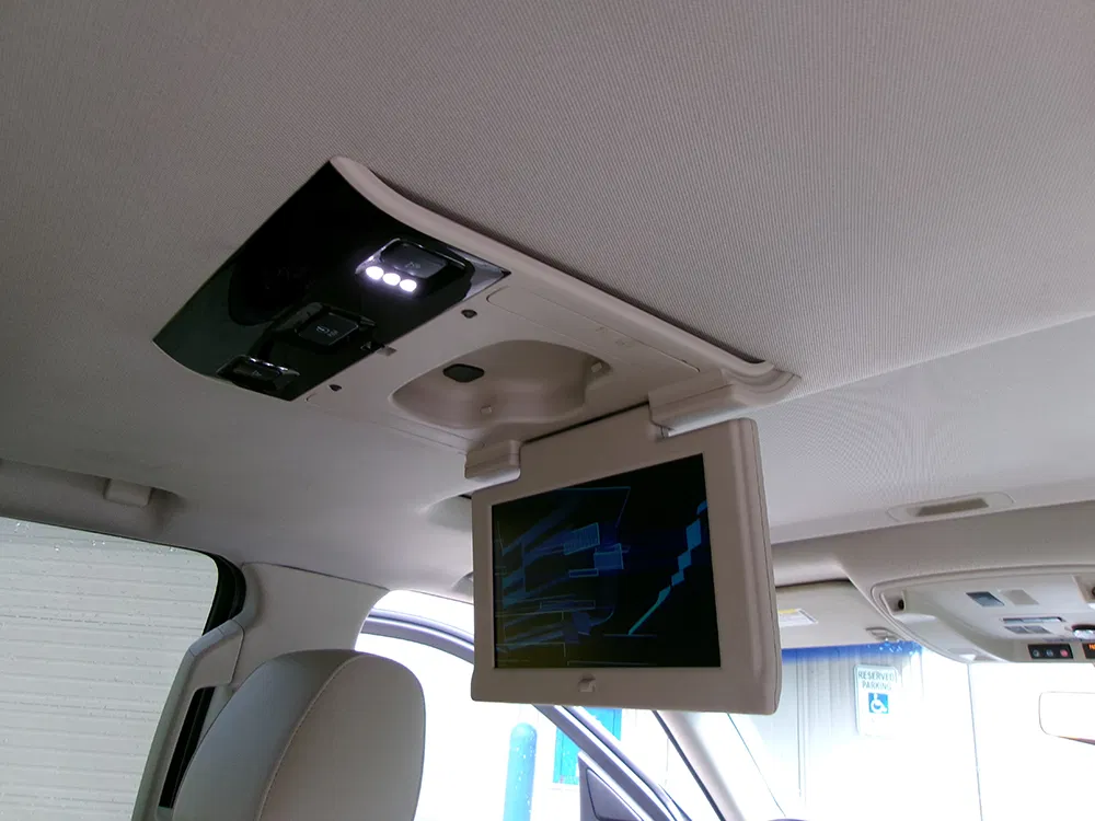 
								CADILLAC ESCALADE LUXURY full									