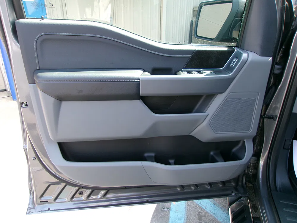 
								FORD F-150 XLT SUPER CREW CAB full									