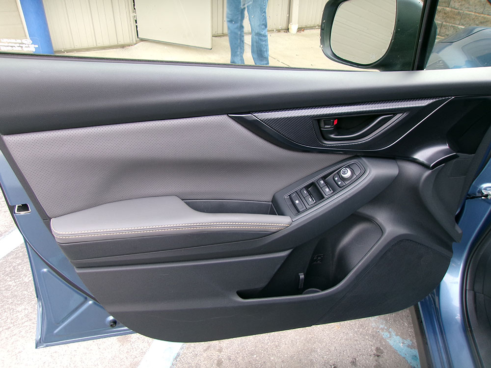 
								SUBARU CROSSTREK SPORT full									
