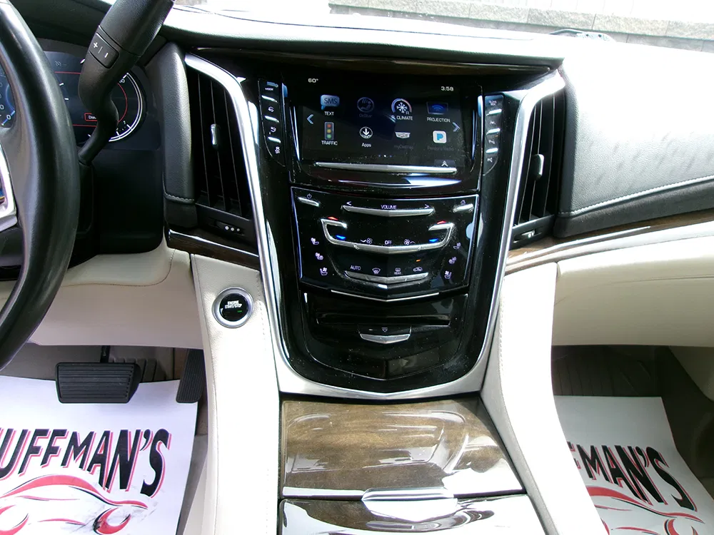 
								CADILLAC ESCALADE LUXURY full									