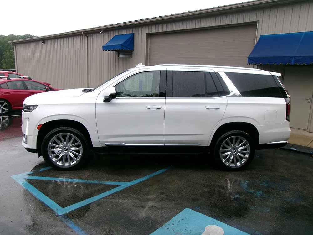 
								CADILLAC ESCALADE PREMIUM full									