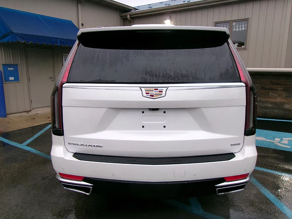 
								CADILLAC ESCALADE PREMIUM full									