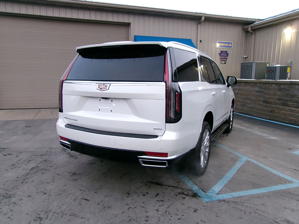
								CADILLAC ESCALADE PREMIUM full									