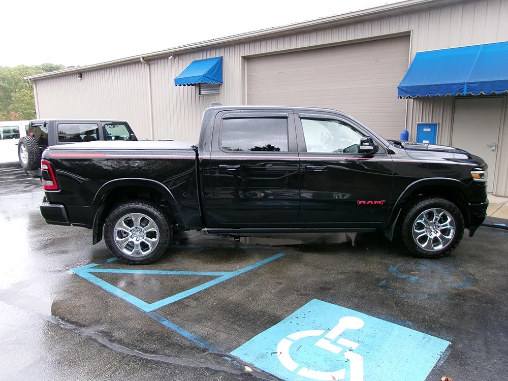 
								RAM 1500 LIMITED CREW CAB full									
