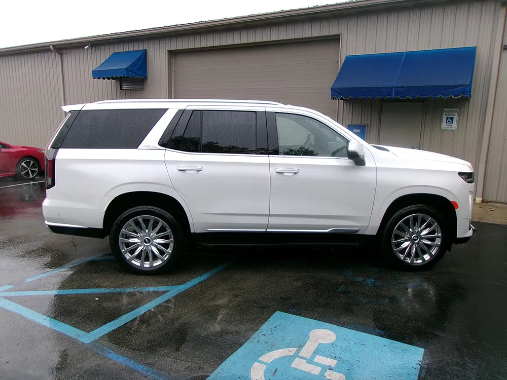 
								CADILLAC ESCALADE PREMIUM full									