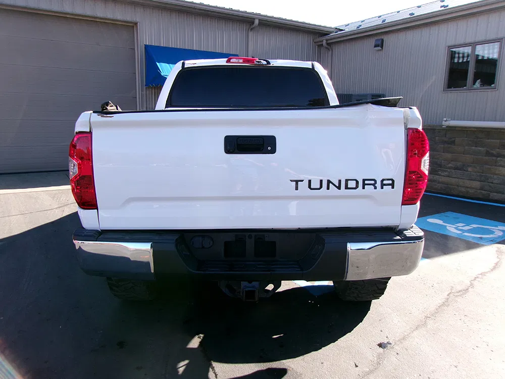 
								TOYOTA TUNDRA SR5 CREWMAX CAB full									