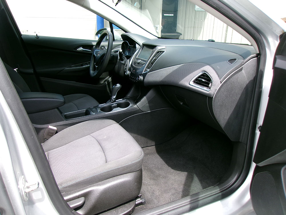 
								CHEVROLET CRUZE LT full									