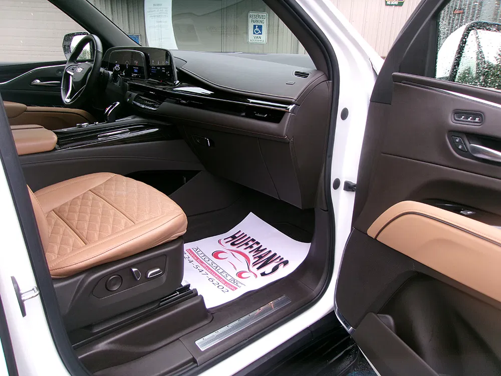 
								CADILLAC ESCALADE PREMIUM full									