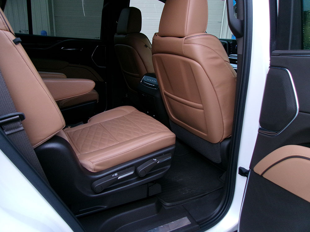 
								CADILLAC ESCALADE PREMIUM full									