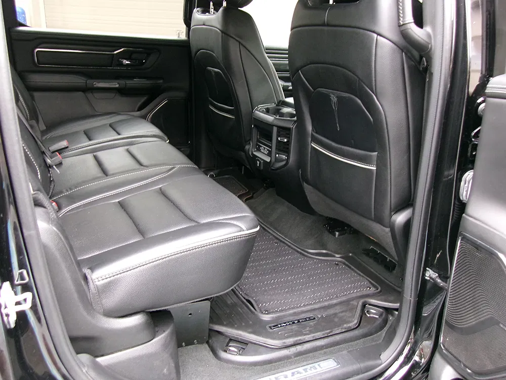 
								RAM 1500 LIMITED CREW CAB full									