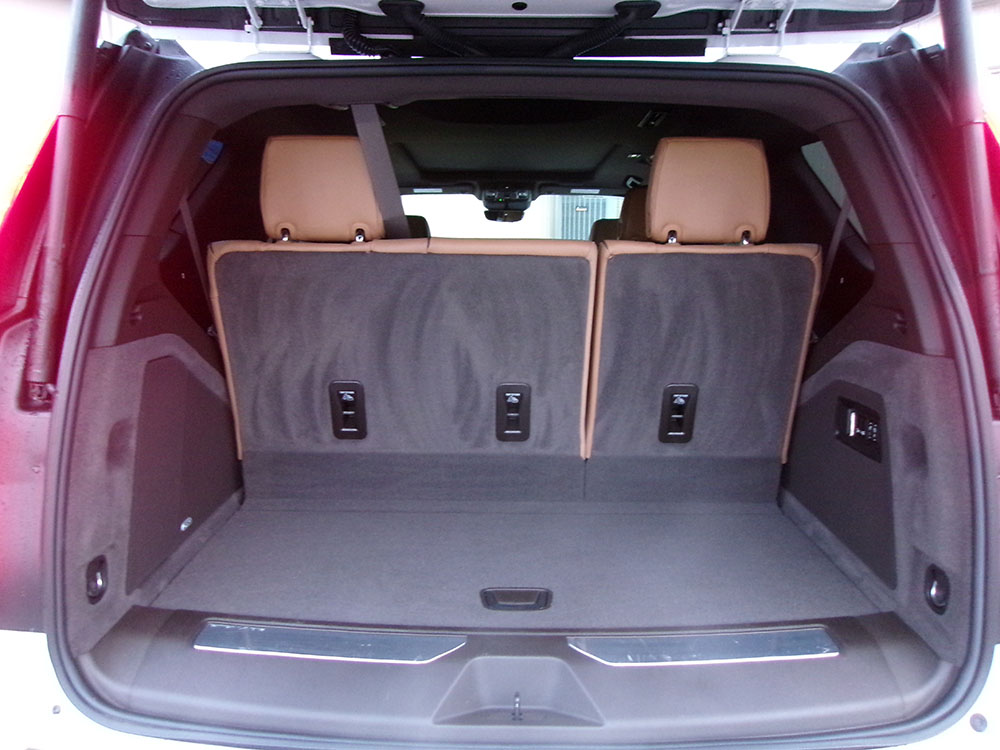 
								CADILLAC ESCALADE PREMIUM full									