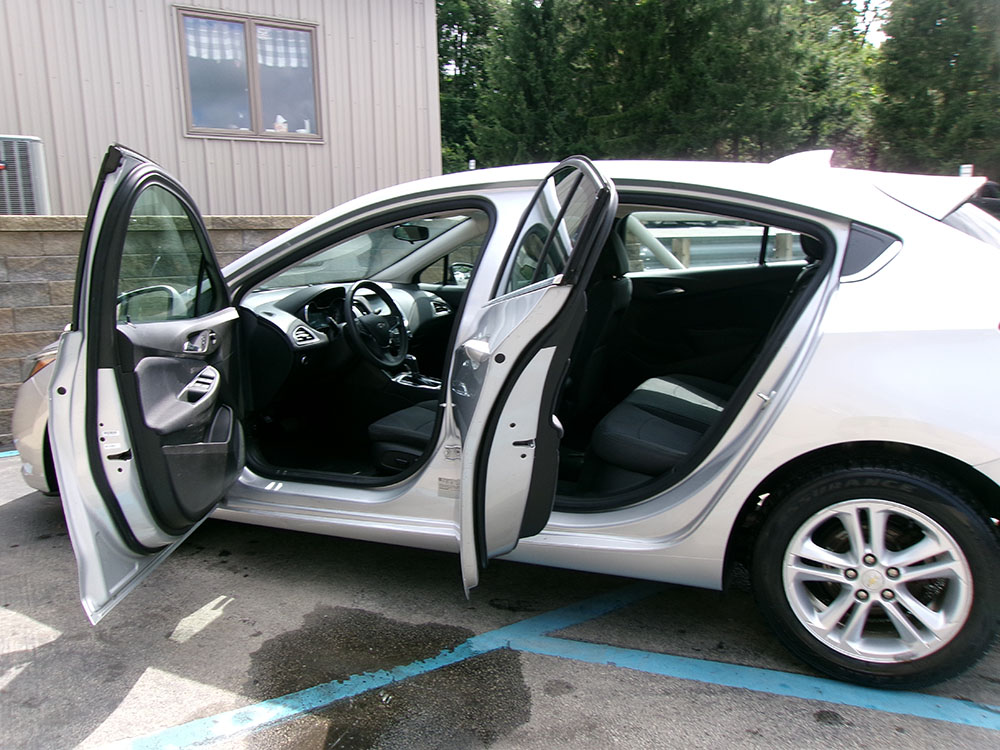 
								CHEVROLET CRUZE LT full									