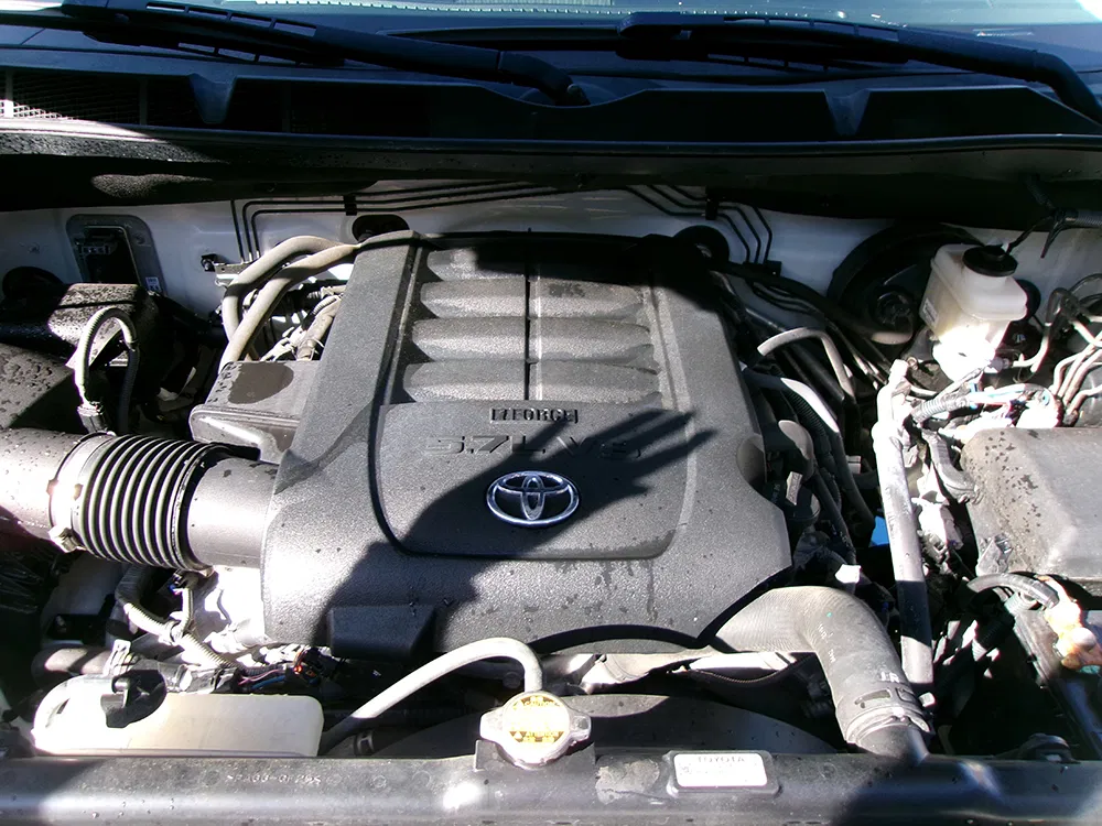 
								TOYOTA TUNDRA SR5 CREWMAX CAB full									