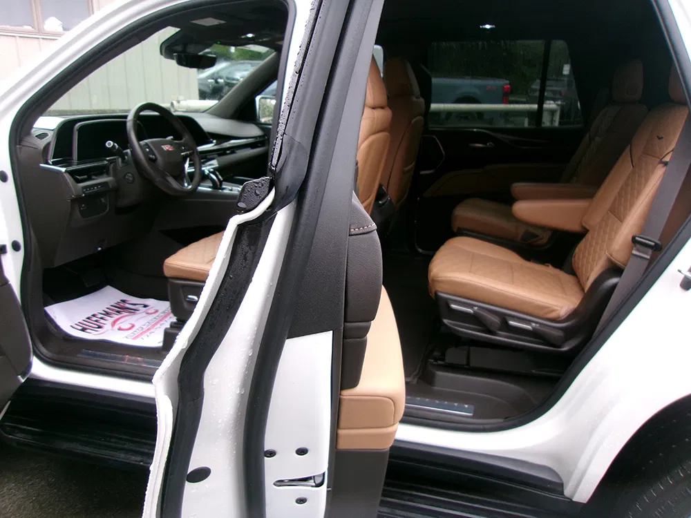 
								CADILLAC ESCALADE PREMIUM full									