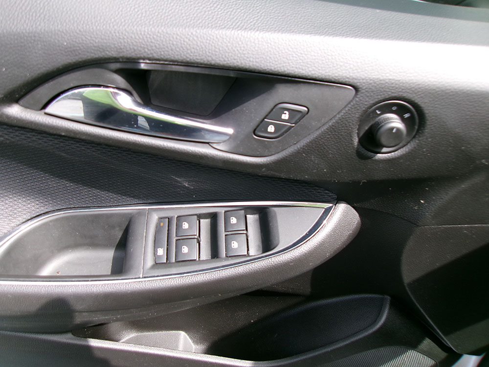 
								CHEVROLET CRUZE LT full									