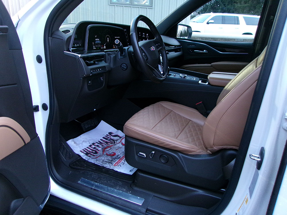 
								CADILLAC ESCALADE PREMIUM full									