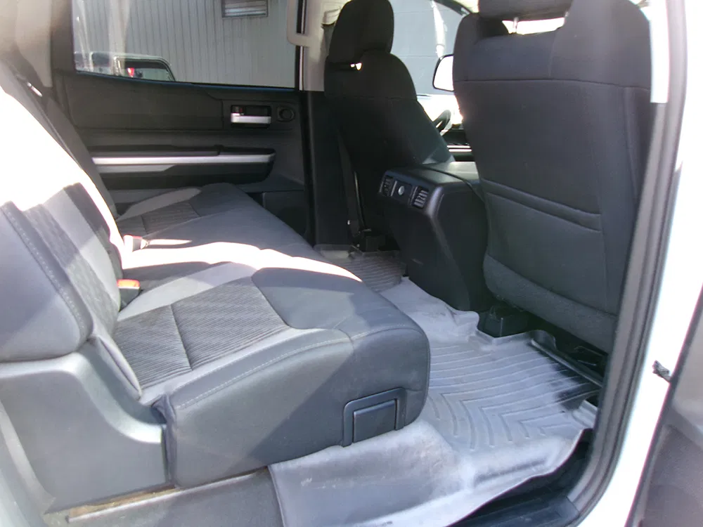 
								TOYOTA TUNDRA SR5 CREWMAX CAB full									