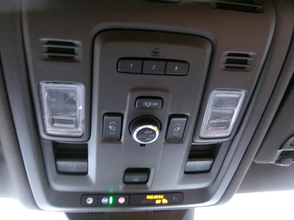 
								CADILLAC ESCALADE PREMIUM full									