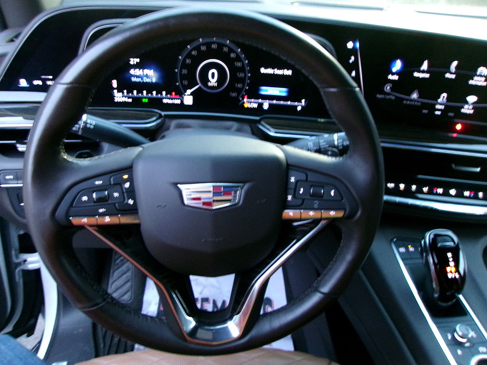 
								CADILLAC ESCALADE PREMIUM full									