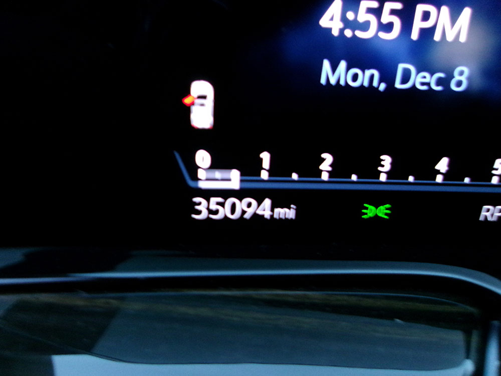 
								CADILLAC ESCALADE PREMIUM full									