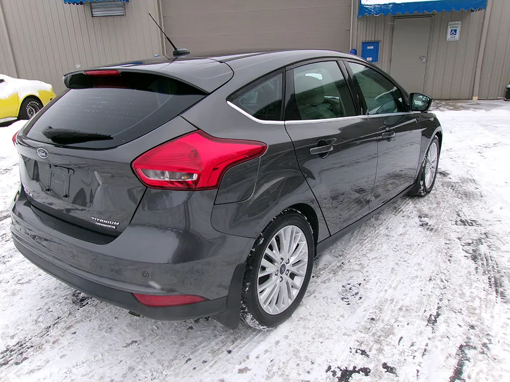 
								FORD FOCUS TITANIUM full									